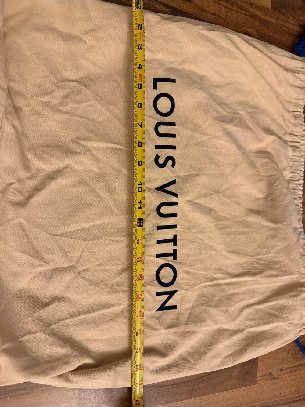 Louis Vuitton Cream Canvas Drawstring Dust Bag with Navy Logo - Picture 5 of 5